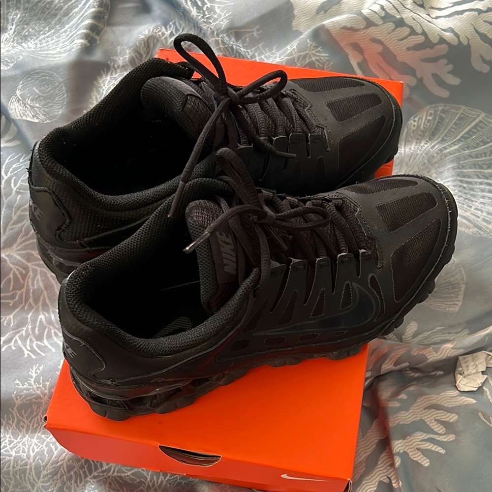 Nike Men's Black Athletic Shoes , worn a few times, perfect condition
